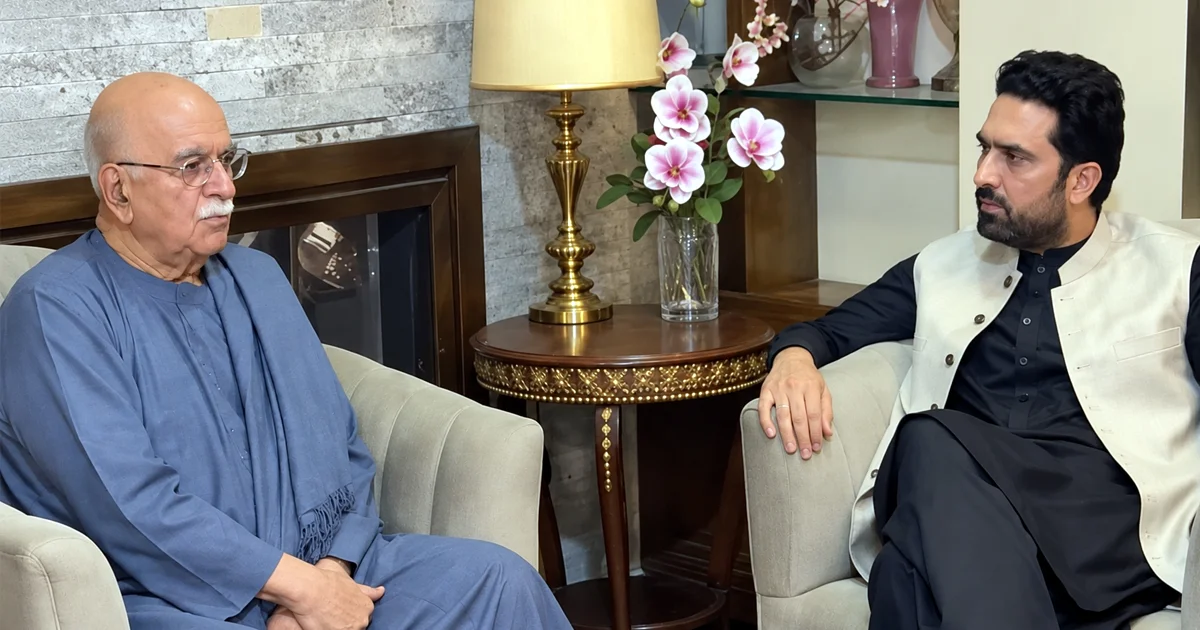 CRACKS OR STRATEGY? Achakzai defies PTI long march delay as Islamabad turns Into container fortress!
